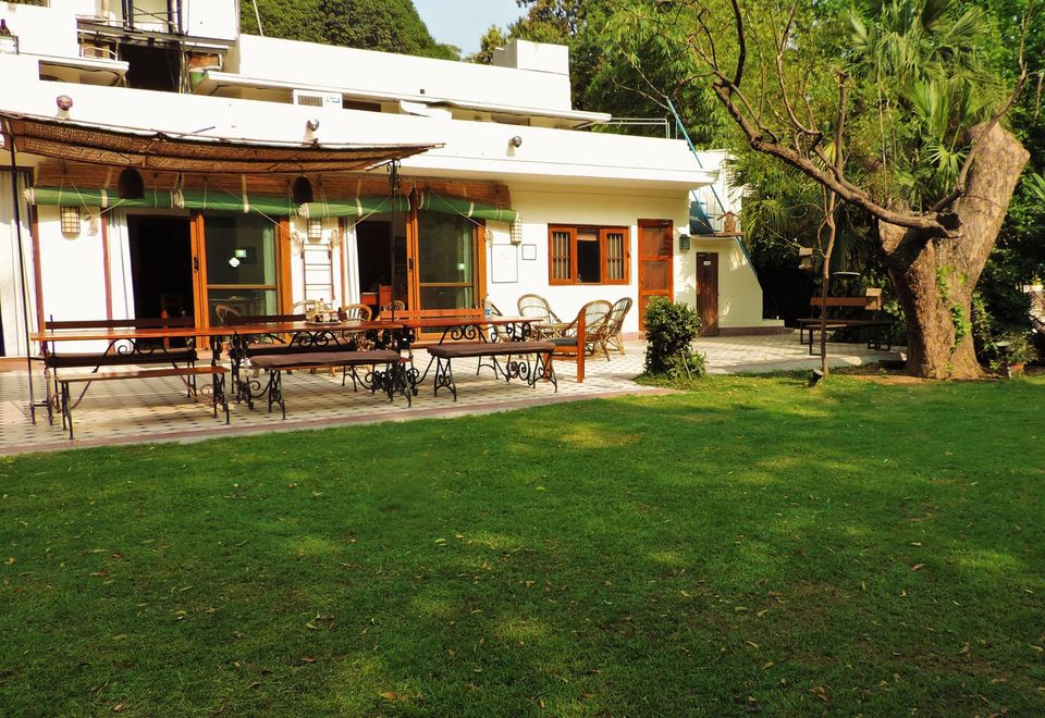 lutyens bungalow view